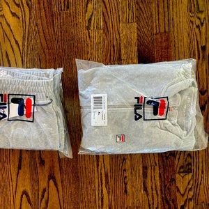 New with tags gray velour jagger set for men. XL, runs bigger.